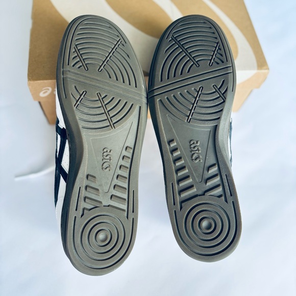 10 ASICS Skyhand OG Sneakers Shoes Mens 8.5 white black brown ivory trending - Picture 8 of 9